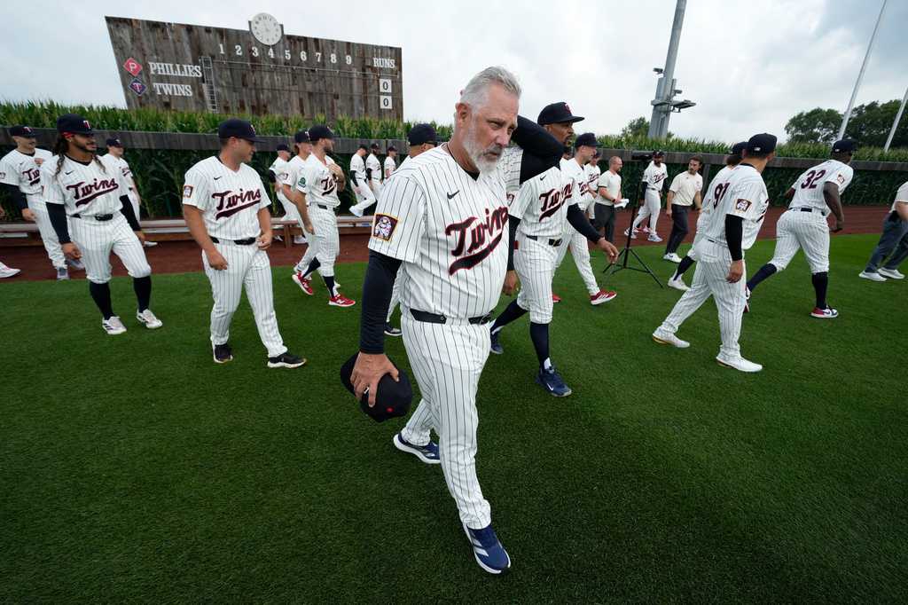 Field of Dreams becomes the Hall of Fame, as 26 members come out of the corn — WESH 2 Orlando
