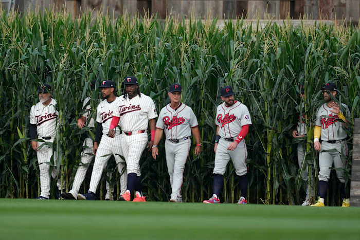 Field of Dreams becomes the Hall of Fame, as 26 members come out of the corn for Phillies-Twins game — ClickOrlando Sports, Winter Park Schools news